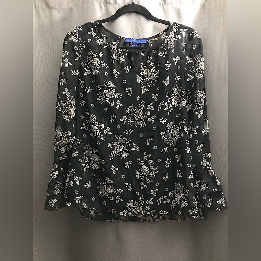 Apt 9 printed black blouse bell bottom long sleeve size small